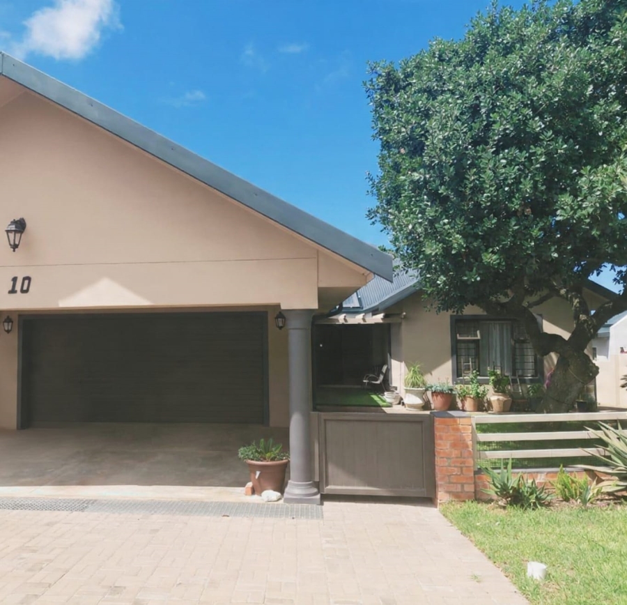 3 Bedroom Property for Sale in Stilbaai Wes Western Cape